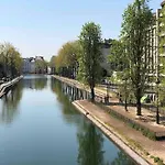 Two Rooms With View Near Canal