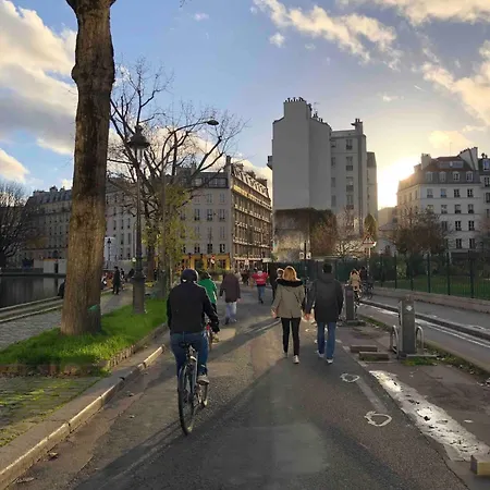 Two With View Near Canal * Parigi
