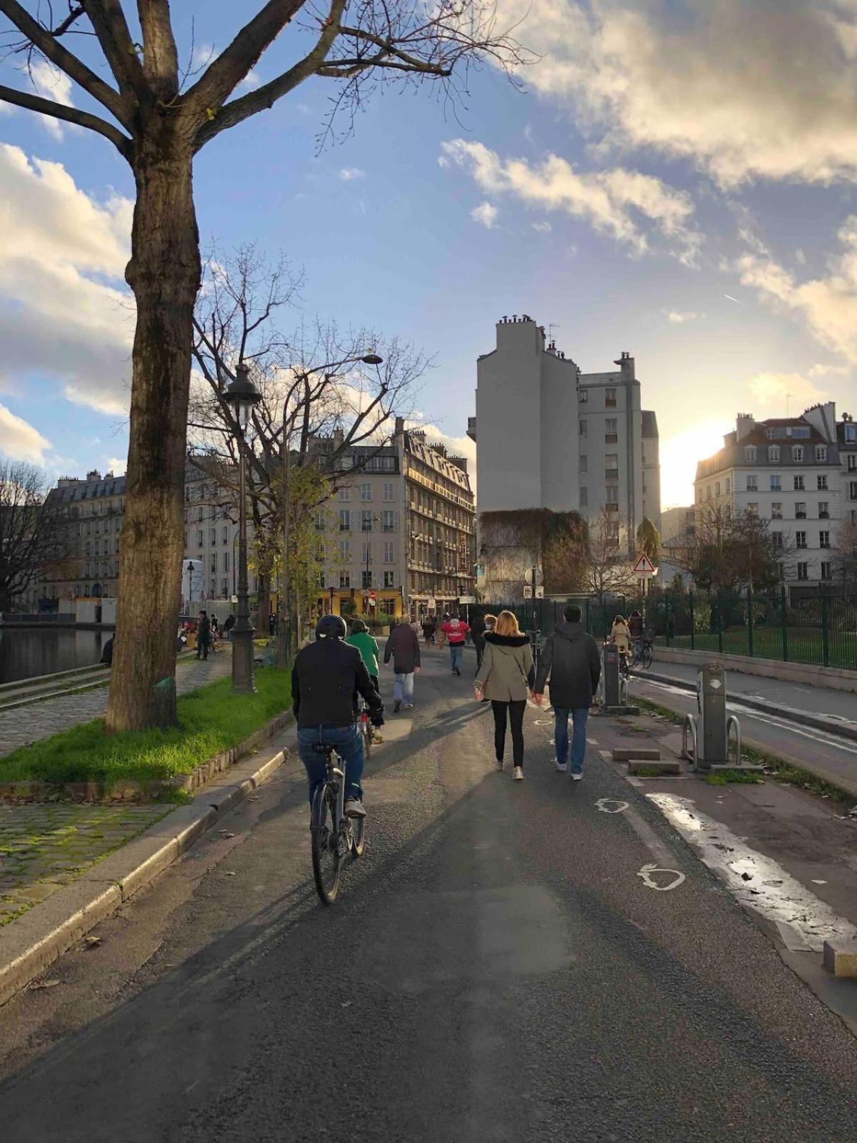 Two With View Near Canal * Parigi